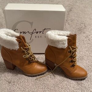 Cato Tan Heeled Boots with White Faux Fur